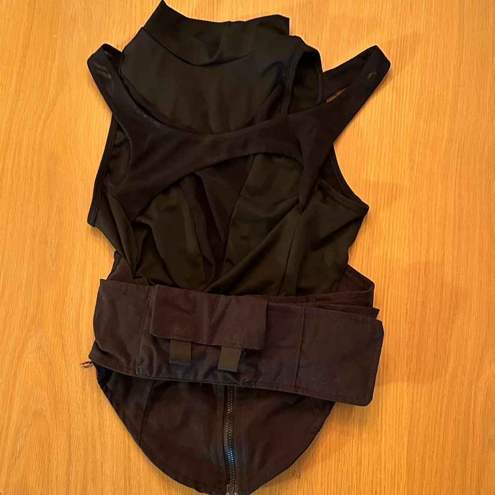 Trendy Black Sleeveless Top